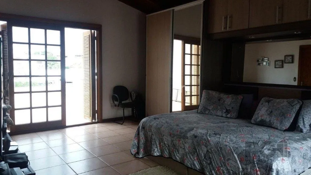 Imagem Casa de 3 dormitórios no bairro Sarandi