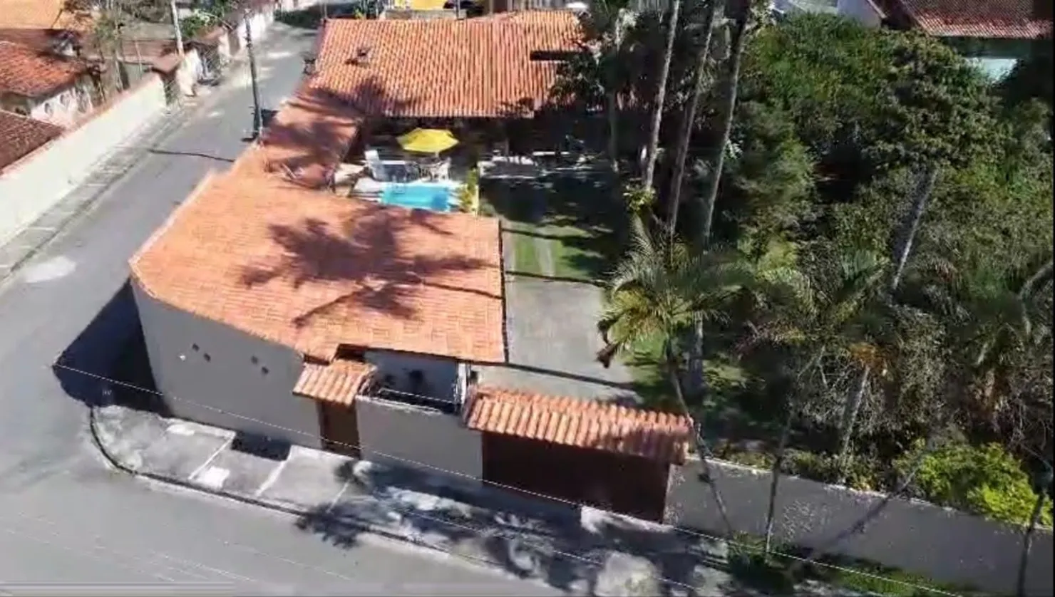 Imagem Seu Refúgio Exclusivo a Apenas 50 Metros do Mar em Caraguatatuba