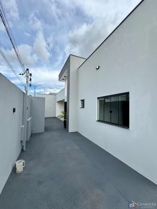 Imagem Casa à Venda no Afonso Queiroz em Patos de Minas – 3 Quartos, Suíte, Churrasqueira e Mais
