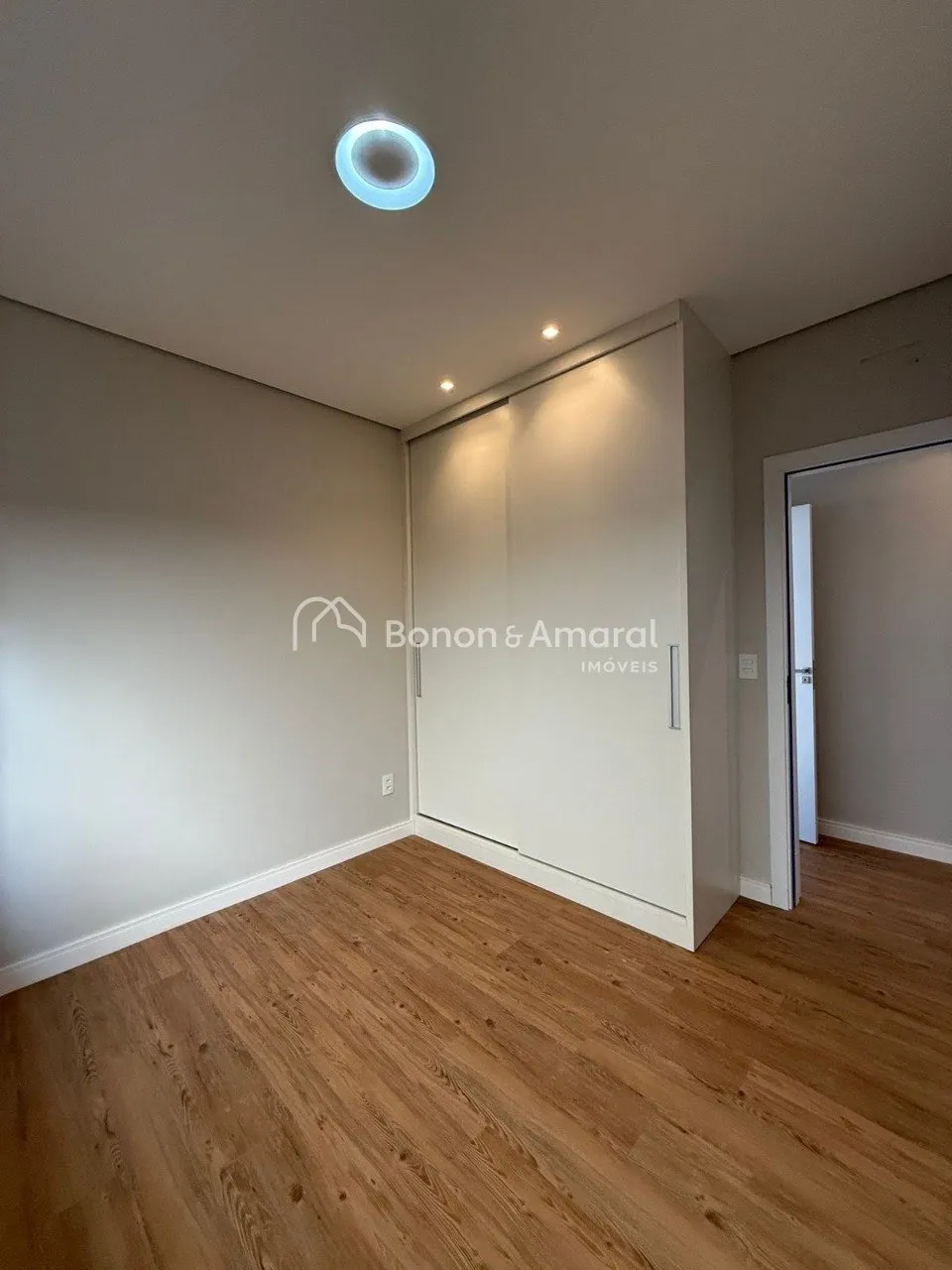 Imagem Casa Térrea à venda com 03 quartos por R$ 2.170.000,00 no Condomínio Santorini bairro Parque Brasil 500, em Paulínia
