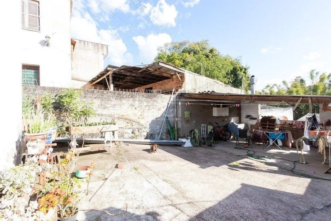 Imagem Casa para Venda - 240m², 6 dormitórios, sendo 3 suites, 2 vagas - Glória