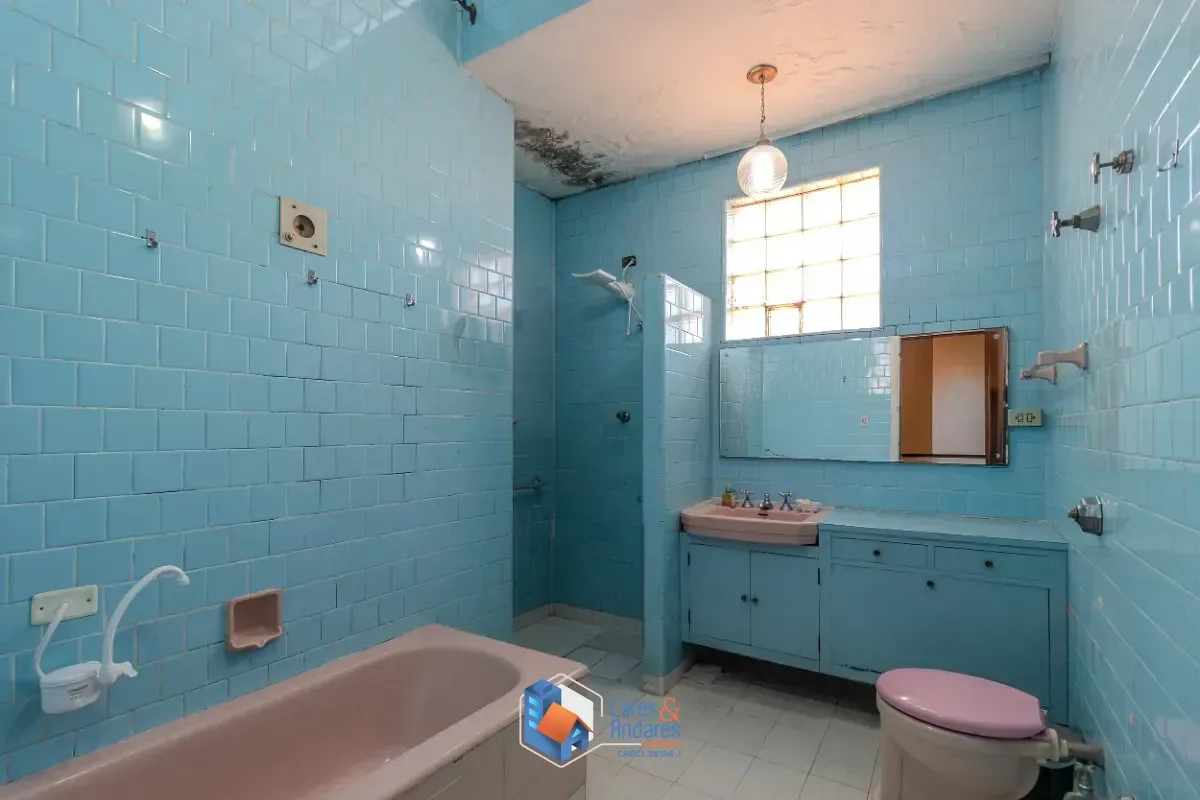 Imagem Sobrado para venda em Aclimação com 4 quartos, sendo 1 suíte, 452m²