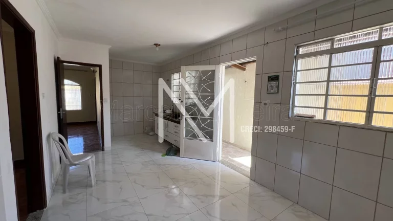Imagem Casa para Venda 3 Quartos Edícula com WC 150m² - Bairro Santana