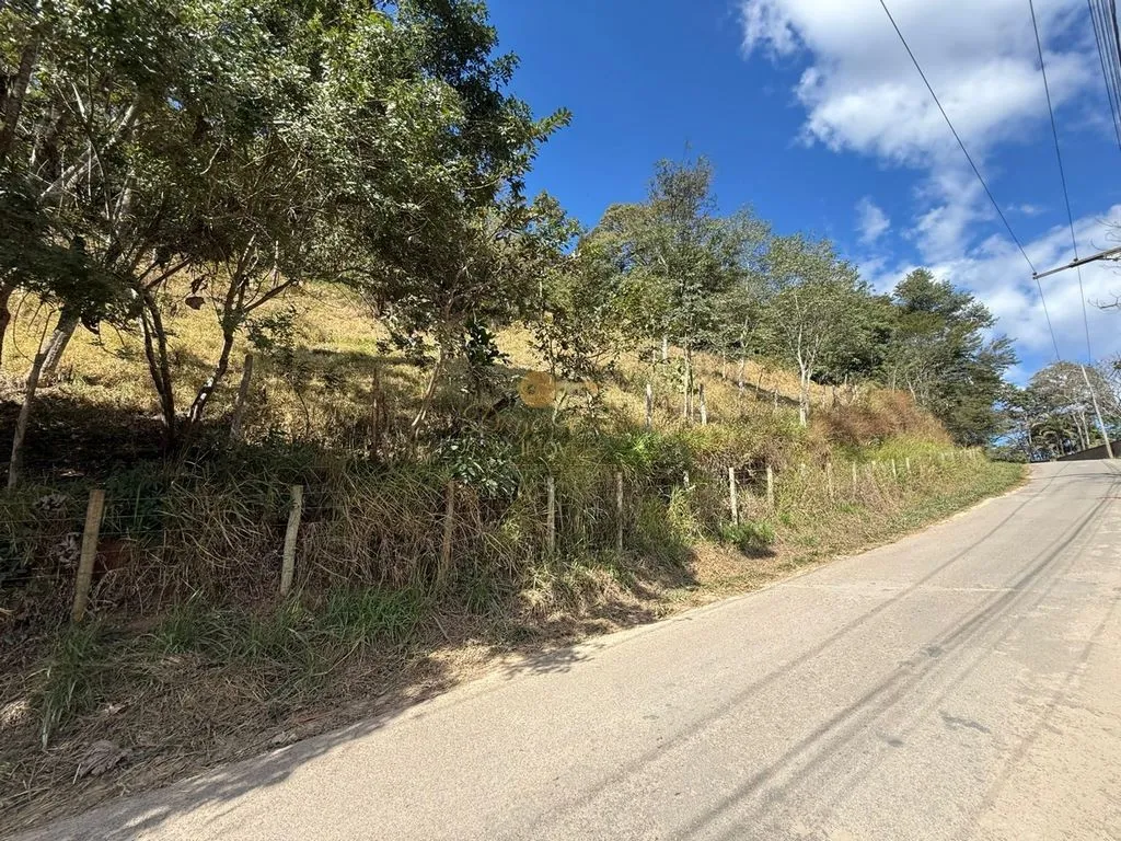 Imagem Sítio para Venda em Teresópolis / RJ no bairro Pessegueiros