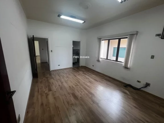 Imagem Casa Comercial de Alto Padrão no Jardim Europa, São Paulo-SP: 14 Salas, 9 Banheiros, 10 Vagas de Garagem, 600m².