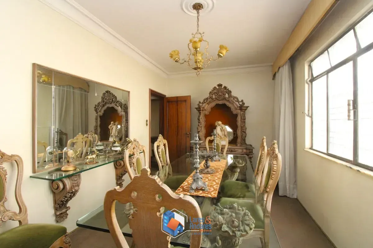 Imagem Sobrado para venda em Jardim da Glória com 4 quartos, sendo 2 suítes, 350m²