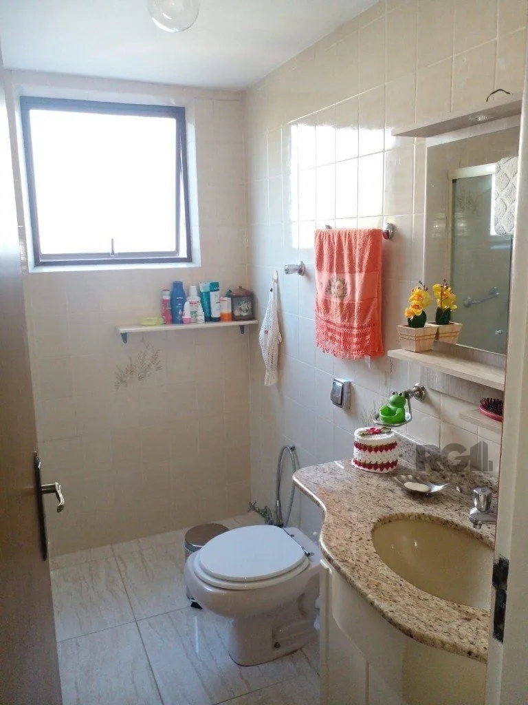 Imagem Apartamento de 2 dormitórios, 2 banheiros e 1 vaga de garagem no Bairro Petrópolis