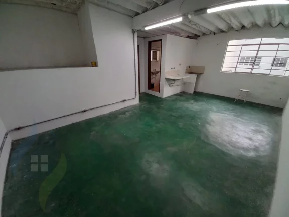 Imagem ACEITA TROCA PERMUTA!! Casa de 3 dormitórios sendo 1 suíte, 4 banheiros, 4 vagas, com 327m² em Taboão, São Bernardo do Campo