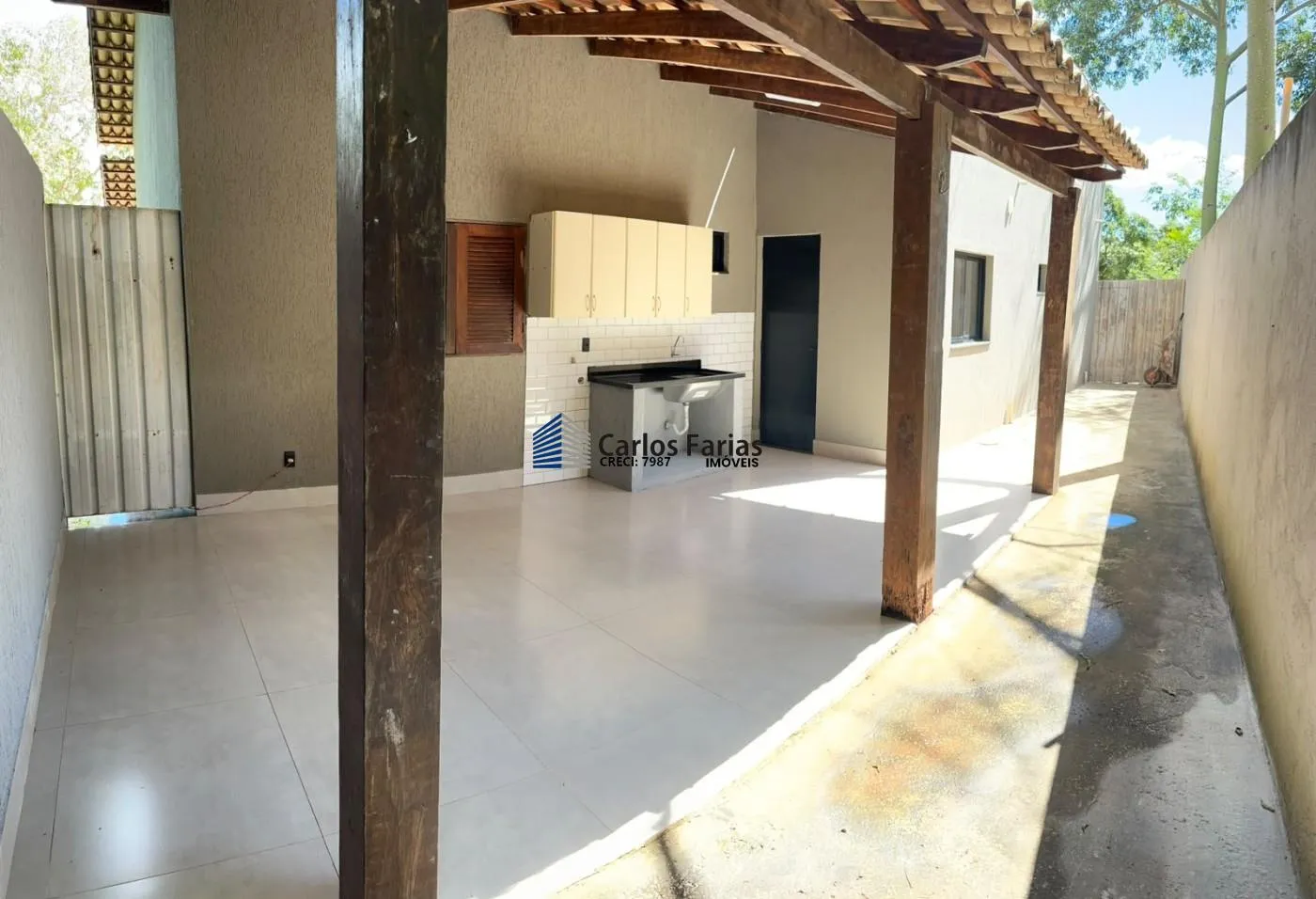 Imagem Casa em Condomínio para Venda em Brasília, Setor Habitacional Jardim Botânico, 3 dormitórios, 1 suíte, 2 banheiros, 4 vagas