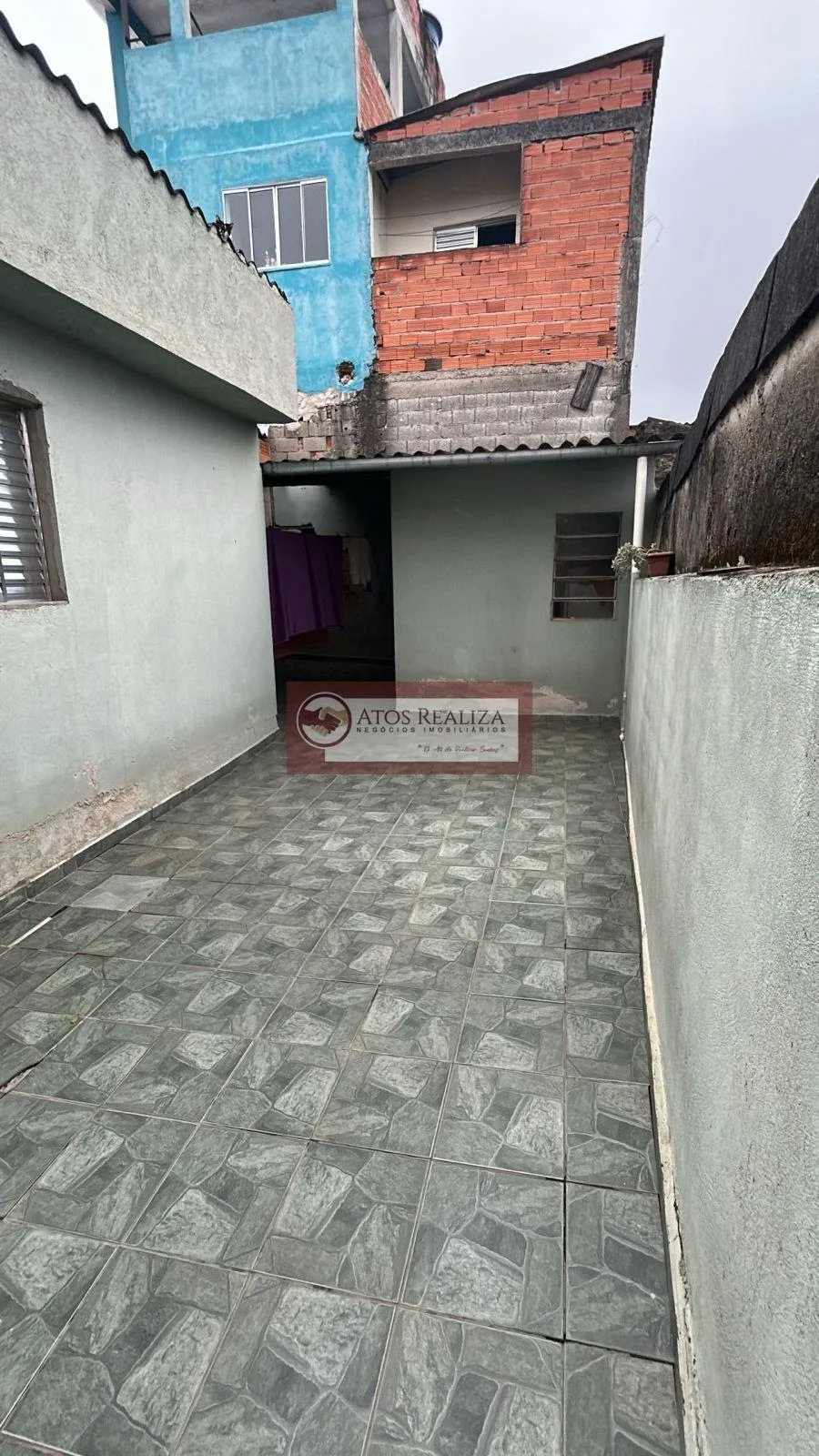 Imagem Sobrado à Venda no Jardim Presidente SP, com 6 Quartos no total, 358m², Imóvel com 3 casas para Renda, Valor irresistível. R$ 390k.