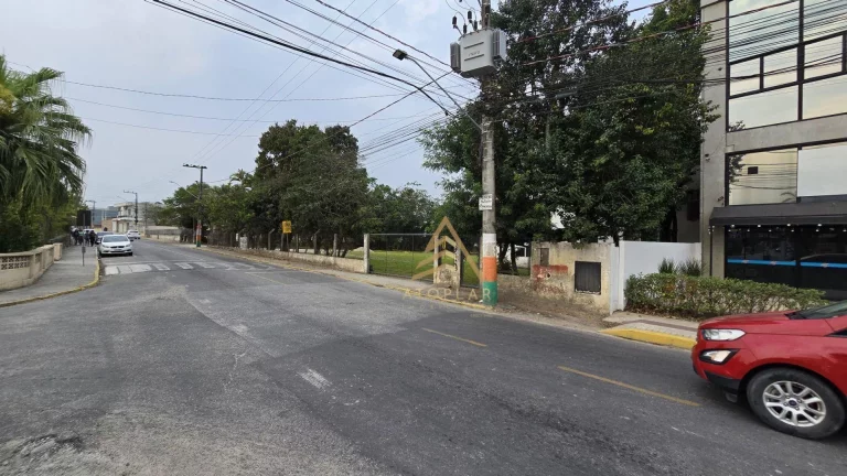 Imagem Terreno para alugar, 15500 m² por R$ 151.250,00/mês - Centro - Camboriú/SC