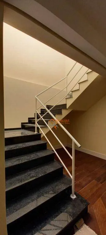 Imagem Sobrado para alugar, 440 m² por R$ 20.000,00/mês - Vila Rosália - Guarulhos/SP