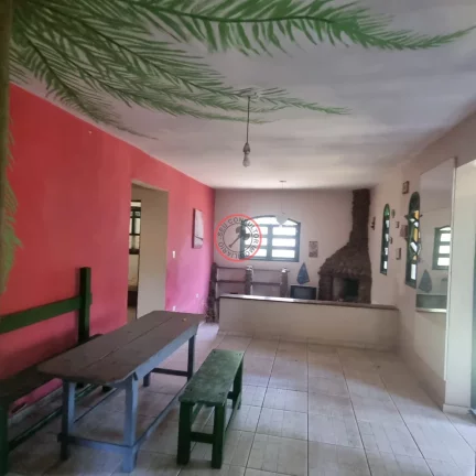 Imagem TRES CASAS EM UM TERRENO DE 700 MT COM ACESSO PARA O RIO. ENTRADA CONJUNTA PARA GARAGEM, PELA RUA