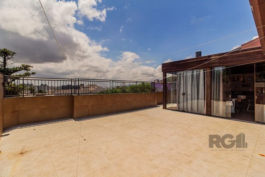 Imagem Cobertura 251m², 3 dormitórios, 2 vagas no bairro Teresópolis