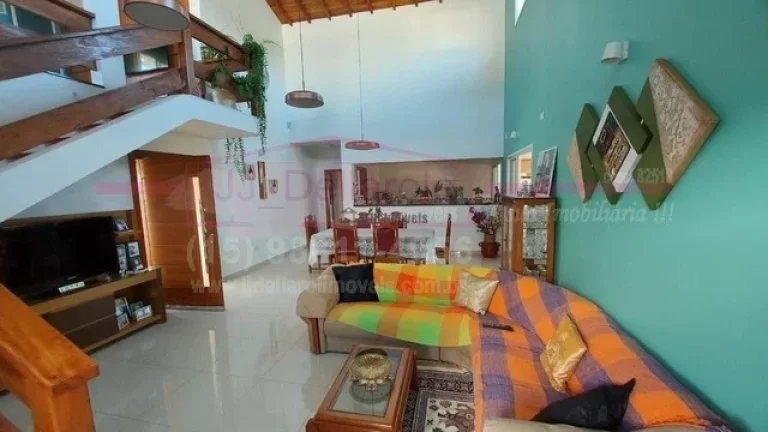 Imagem Casa no condomínio Residencial São José, com 03 suítes sendo todas suíte com armários planejad...