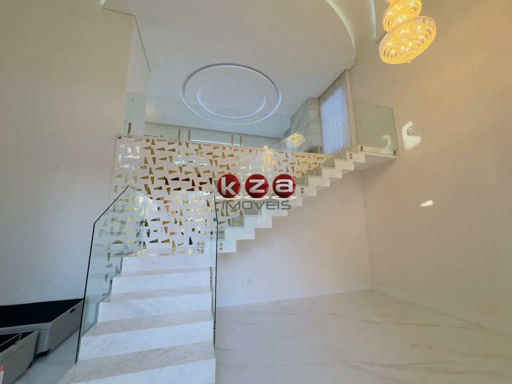 Imagem Residência Neoclássica de Alto Luxo à Venda em Condomínio Fechado | Valinhos/SP