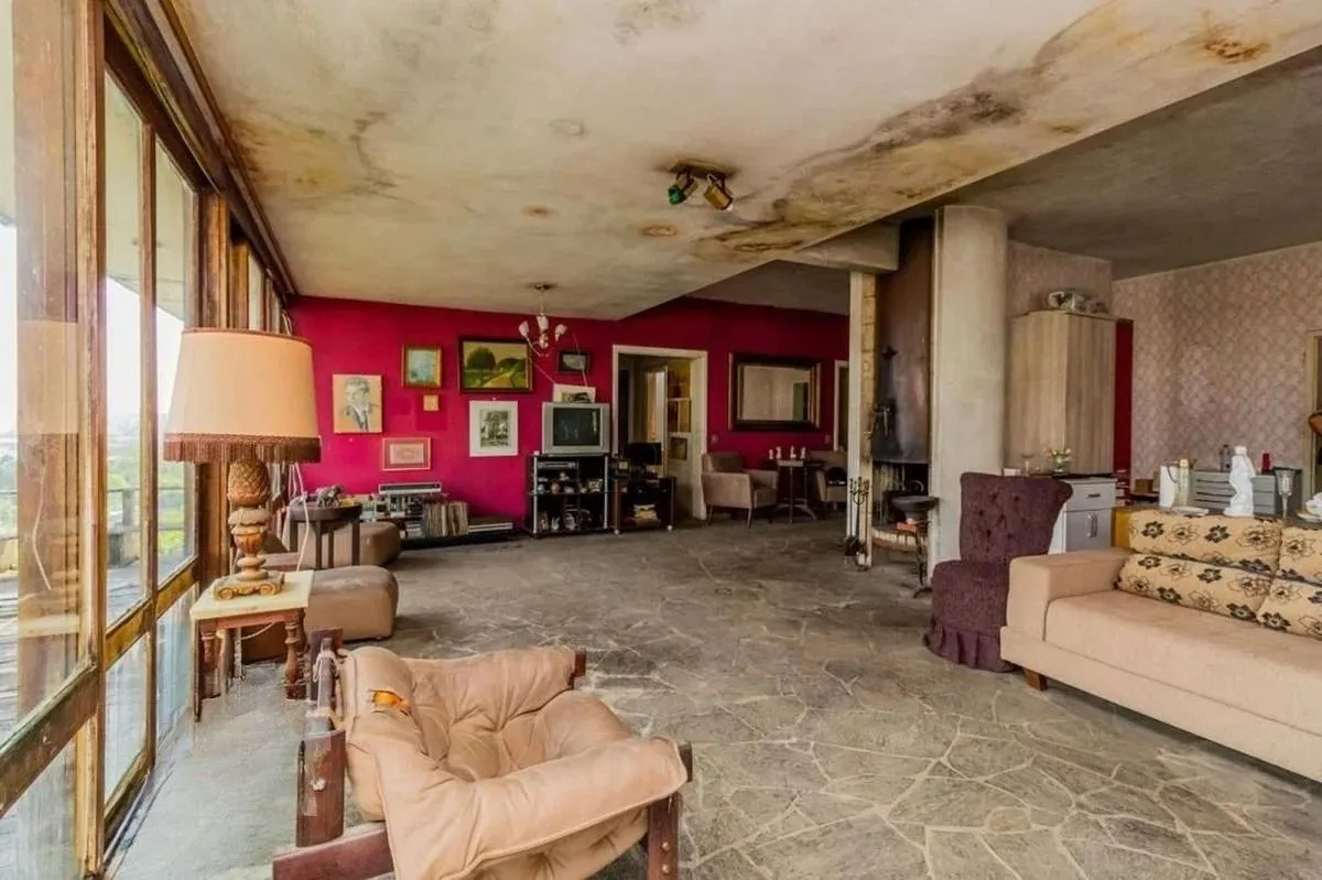 Imagem Casa com 5 dormitórios e 3 vagas no bairro Assunção