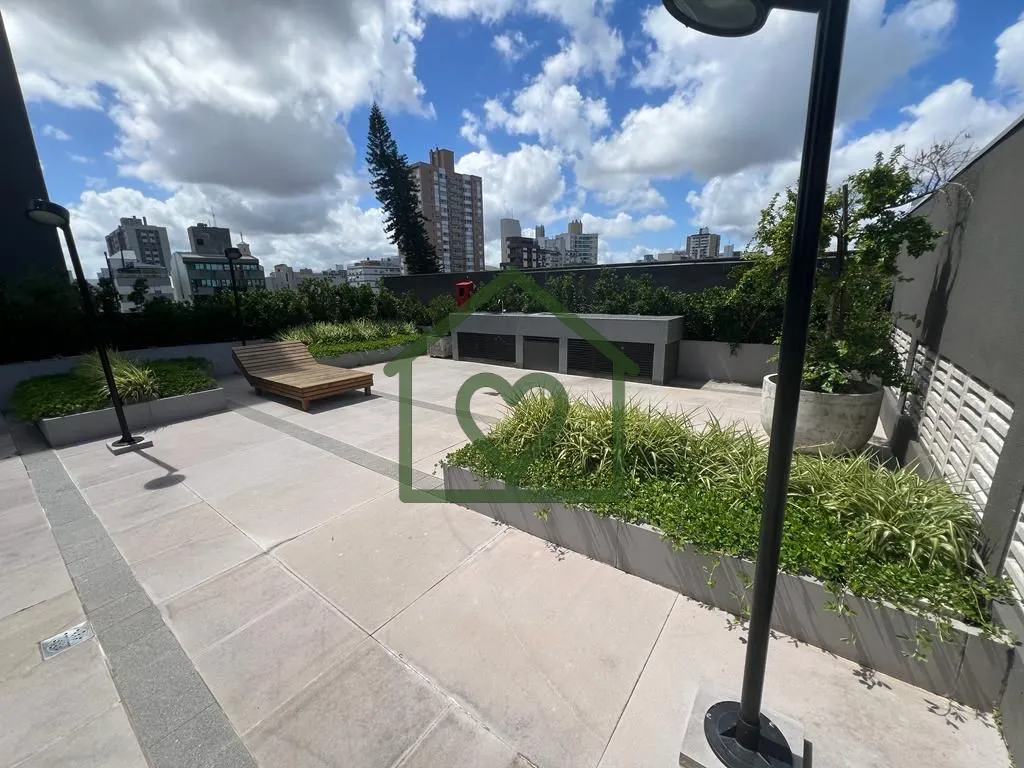 Imagem Vendo Sala comercial no bairro Menino Deus. Imóvel conta com 36 m² de área privativa, com piso e ...