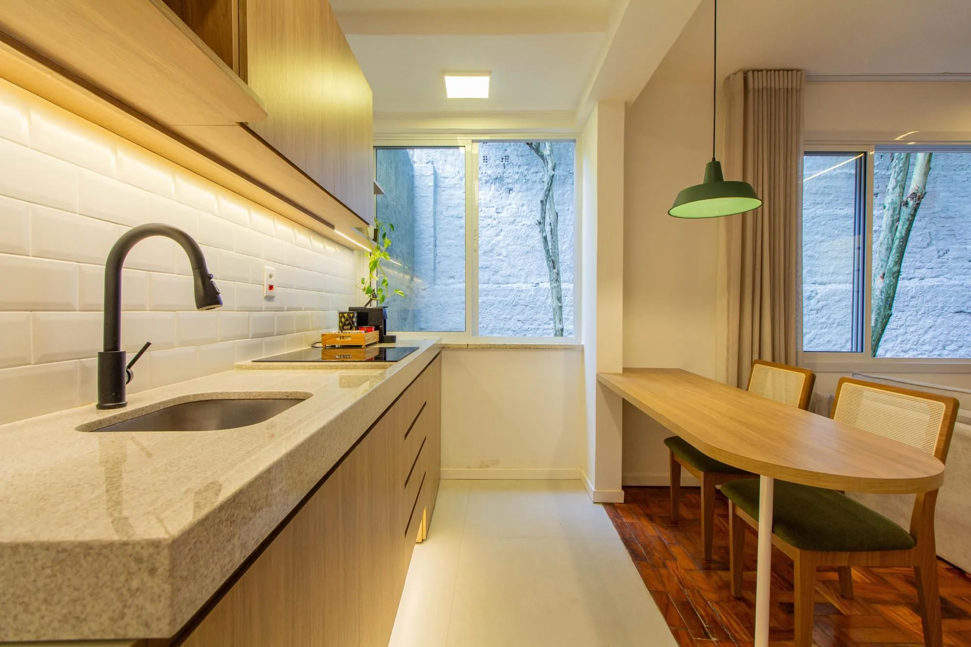 Imagem Apartamento Reformado e Semi Mobiliado no Bom Fim