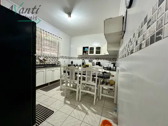 Imagem Casa à venda com 3 dormitórios e 2 vagas na Esplanada dos Barreiros, São Vicente – SP