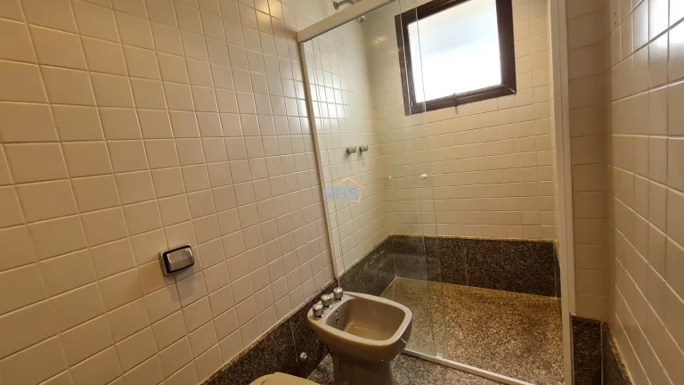 Imagem Lindo apartamento à venda, 150m², com 3 dormitórios, sendo 2 suítes, 3 vagas e depósito privativo.
