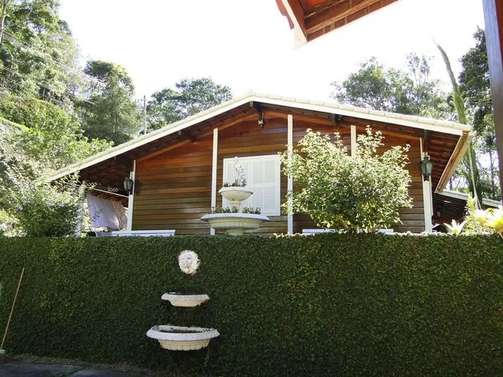 Imagem Casa com 4 Quartos à Venda, 250 m² em Várzea - Teresópolis
