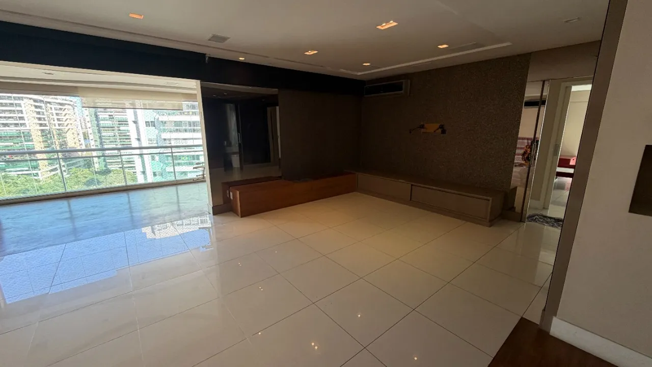 Imagem Excelente apartamento de frente à venda na Barra da Tijuca, dispondo de 157 m² de área construíd...