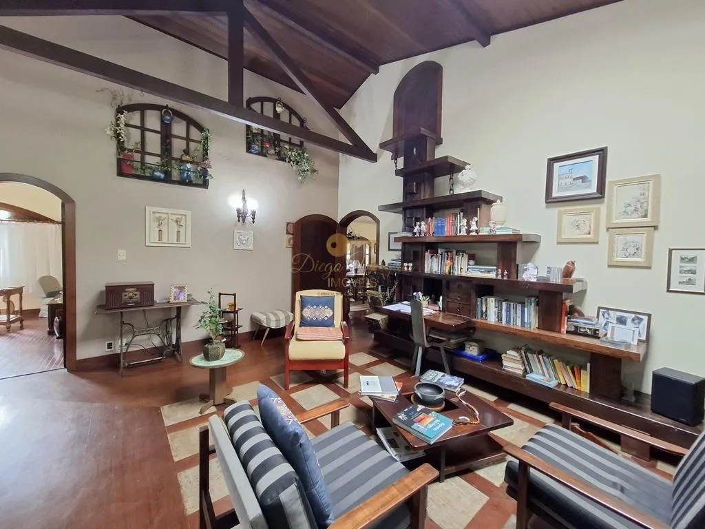 Imagem Casa em Condomínio para Venda em Teresópolis / RJ no bairro Albuquerque