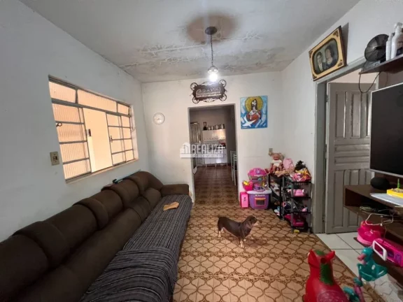 Imagem Casa padrão à venda na Vila Nossa Senhora Aparecida, Uberaba