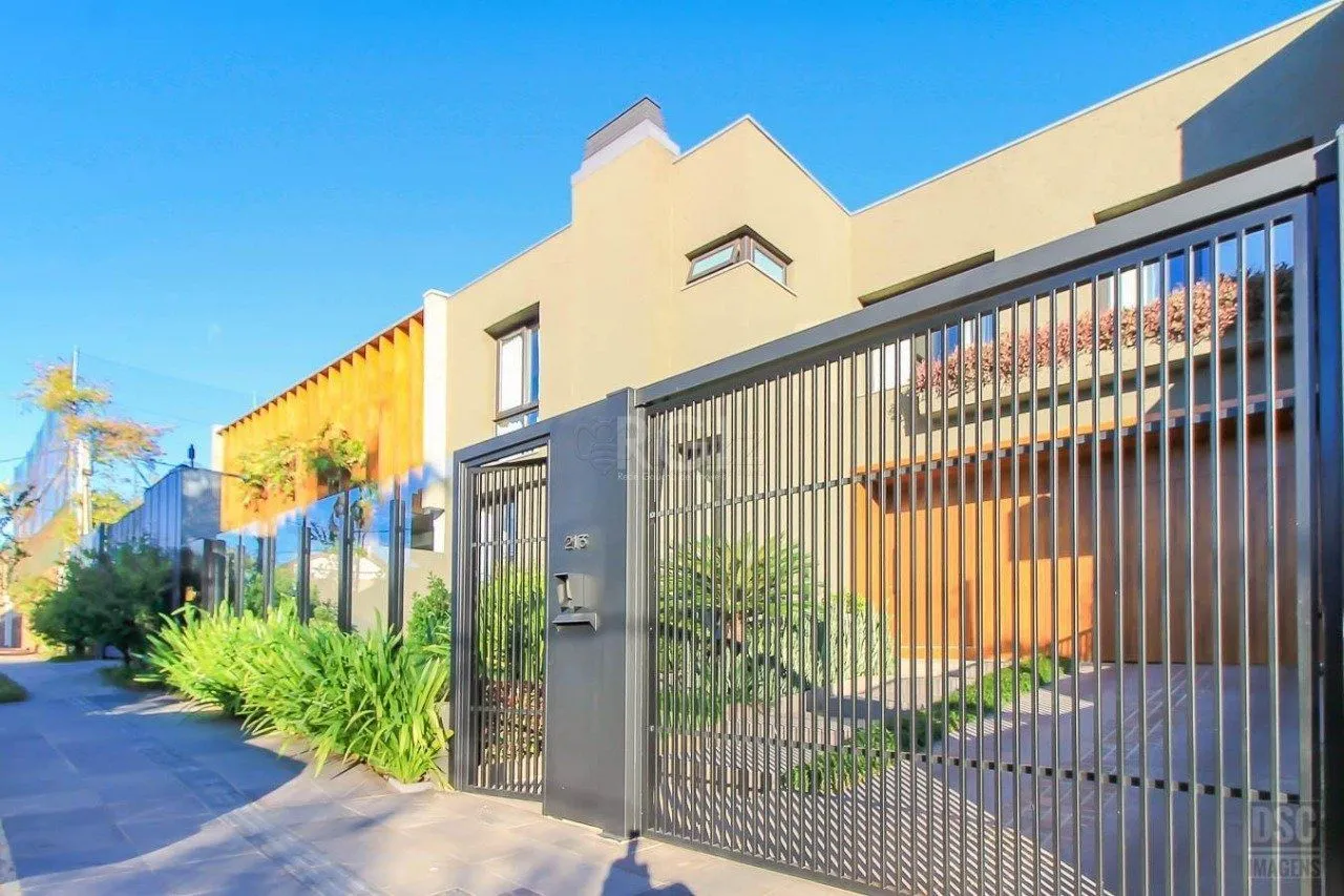 Imagem Casa para Venda - 238m², 3 dormitórios, sendo 3 suites, 6 vagas - Três Figueiras
