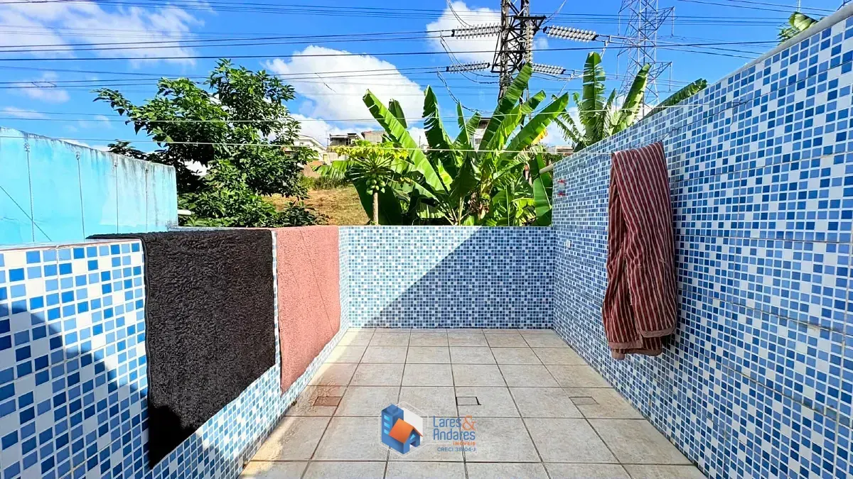 Imagem Sobrado para venda em Parque Maria Domitila com 3 quartos, sendo 1 suíte, 200m²