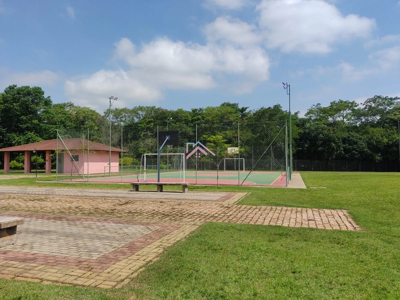 Imagem Terreno à venda Residencial Quinta do Pinhal - Excelente oportunidade de Negócio - Bairro Jacaré - C