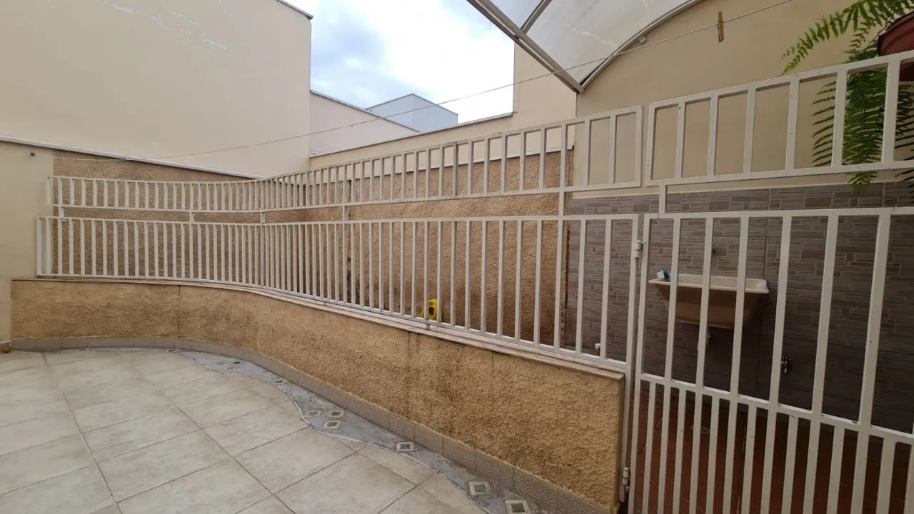 Imagem Sobrado à venda em condomínio Ibiti Royal