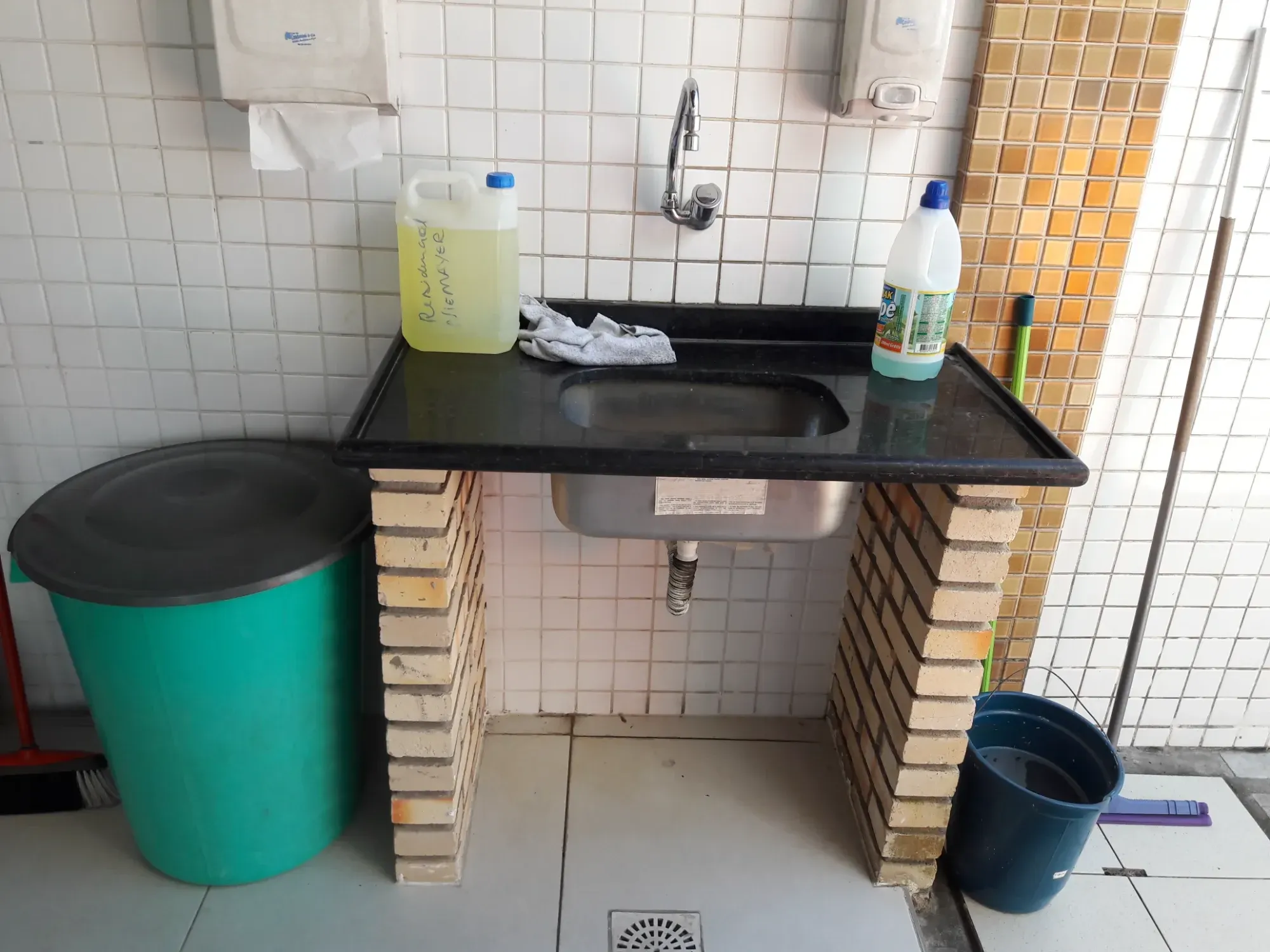 Imagem Apartamento com 2 Quartos à Venda, 74 m² em Catolé - Campina Grande