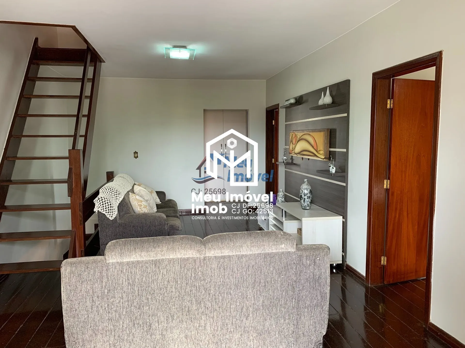 Imagem Casa Sobrado 5 Quartos 5 Suítes 2 Vagas 400m² Reformado