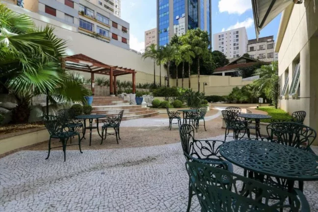 Imagem Flat disponível para venda no Quality Suites Oscar Freire em Pinheiros, com de 32m², 1 dormitório e 1 vaga