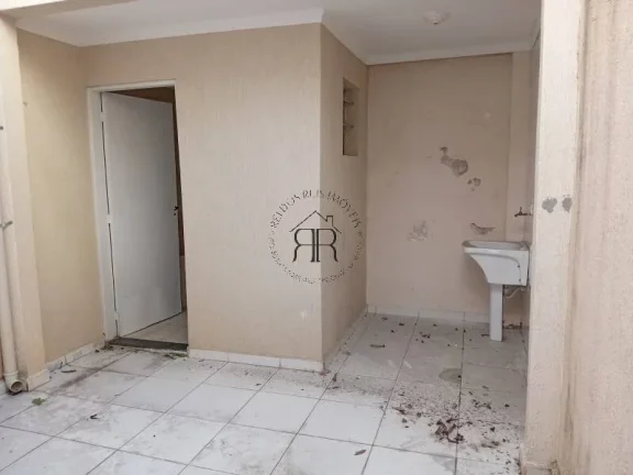 Imagem Casa à venda com 80m², 2 quartos e 1 vaga
Explore esta encantadora casa localizada no acolhedor ba...