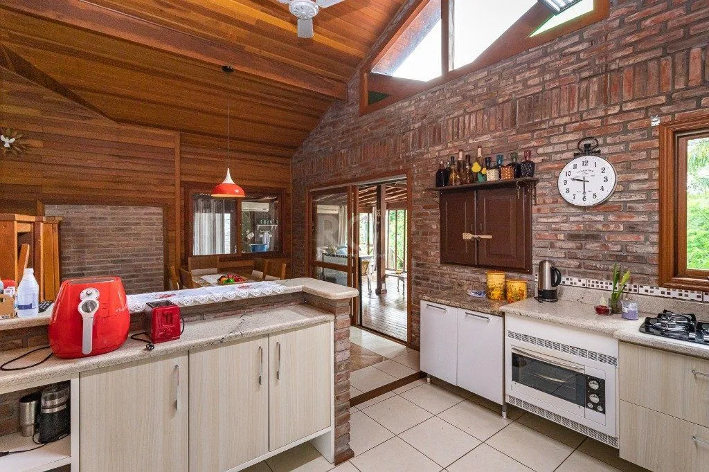 Imagem Casa de Condomínio em Elsa
