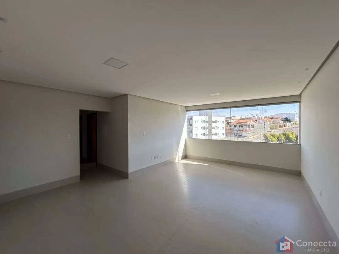 Imagem Apartamento com 3 dormitórios à venda, 105 m² por R$ 650.000,00 - Sobradinho - Patos de Minas/MG