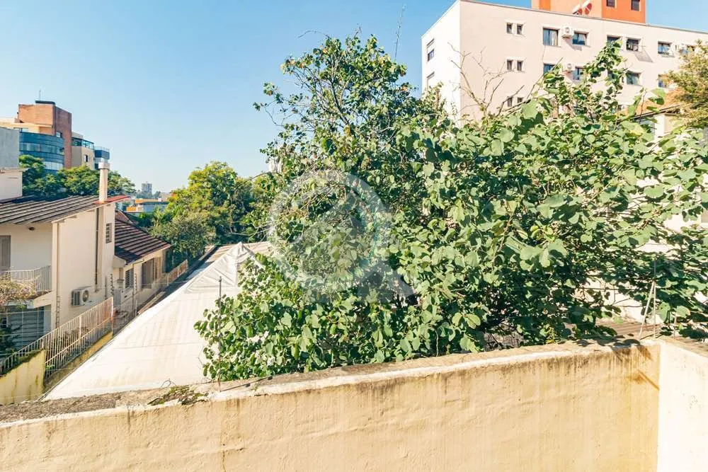 Imagem Em um dos melhores e mais cobiçados bairros da cidade, temos uma excelente oportunidade de moradia....