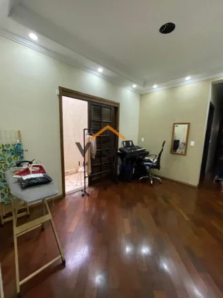 Imagem Casa para Venda em São Paulo, Jardim Triana, 4 dormitórios, 1 suíte, 3 banheiros, 4 vagas