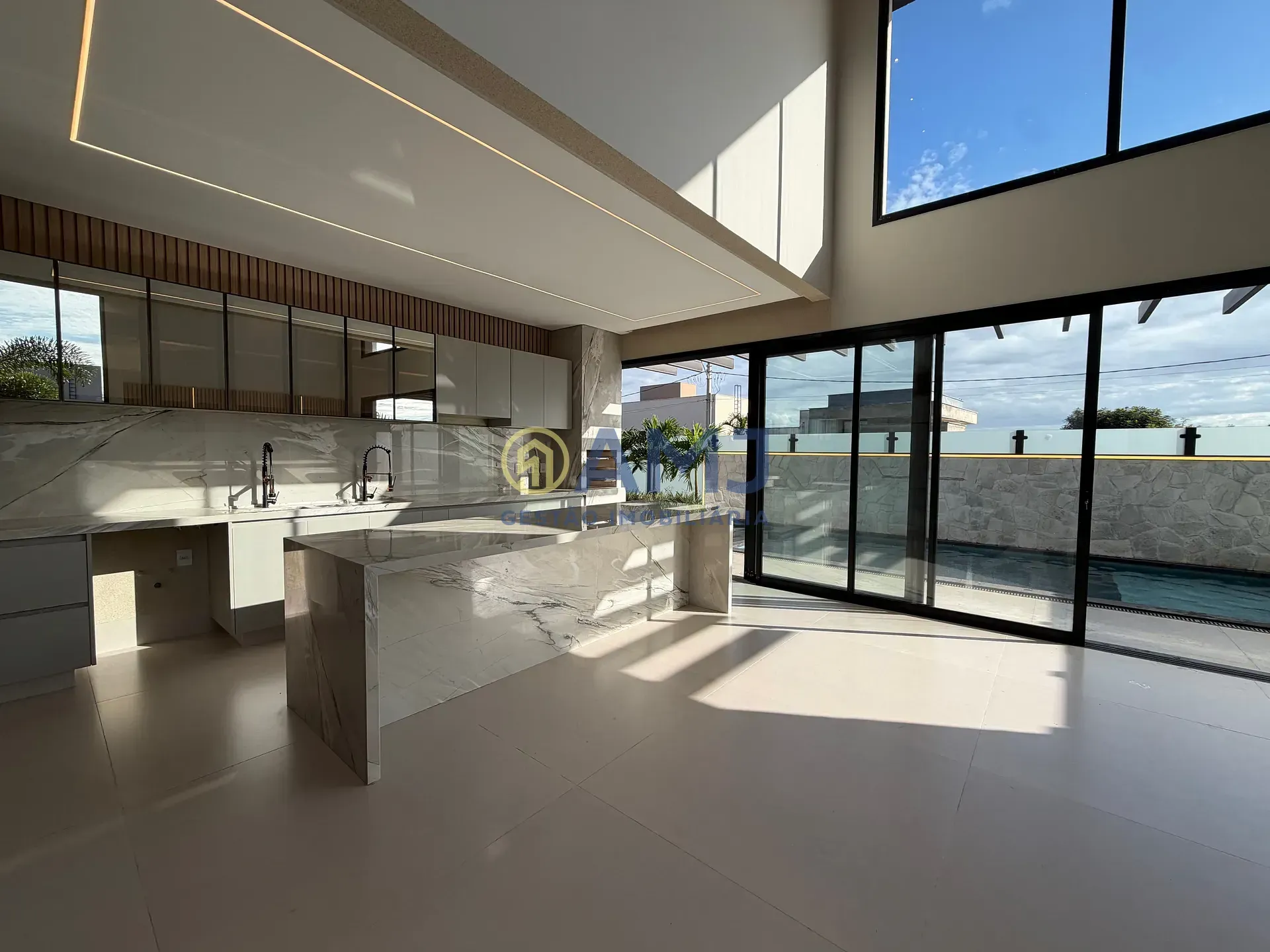 Imagem Casa à Venda, 4 suítes, Parqville Jacarandá, Aparecida de Goiânia, GO