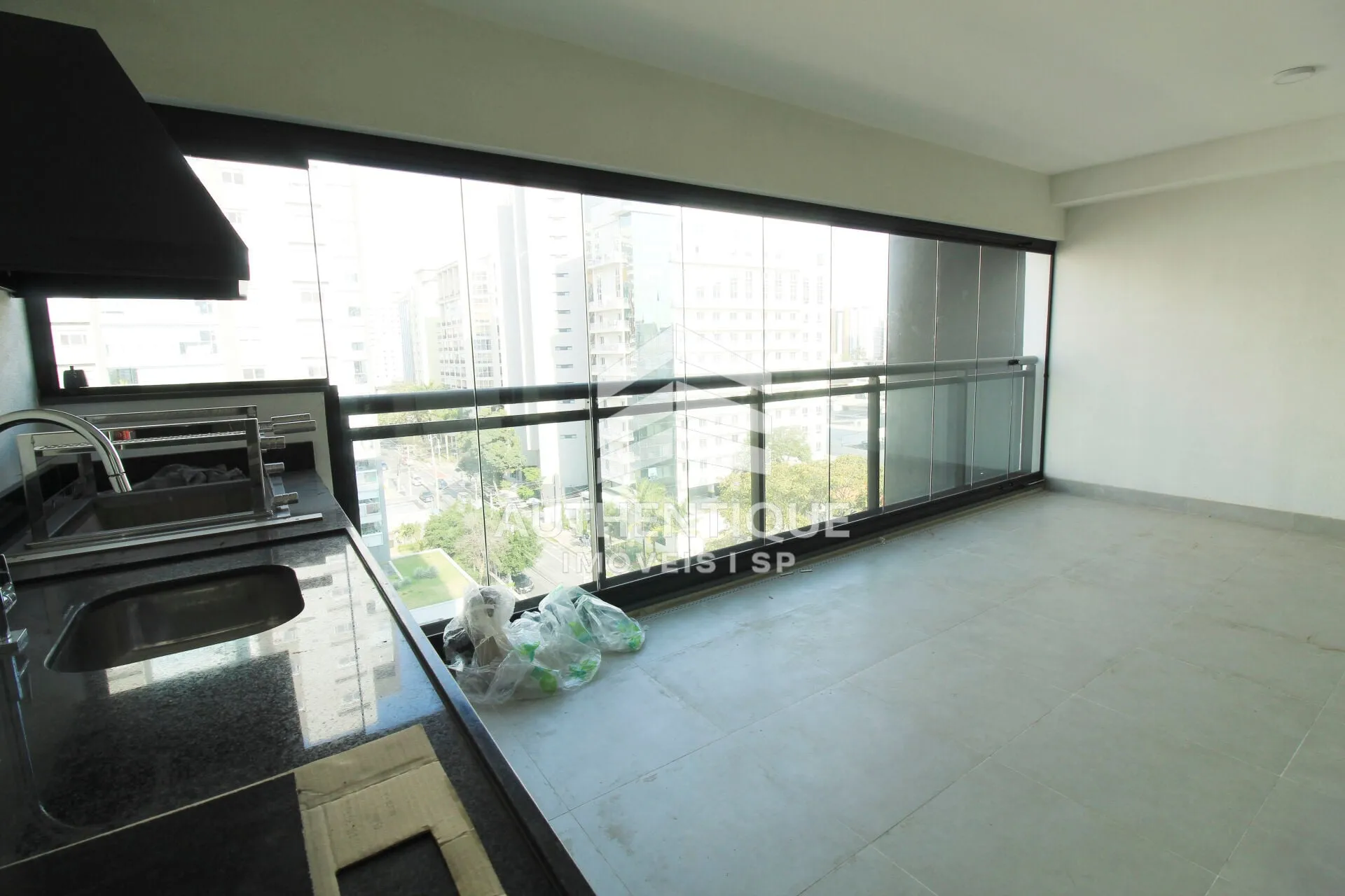 Imagem 1300 Jurupis Moema - Apartamento à venda em São Paulo/SP