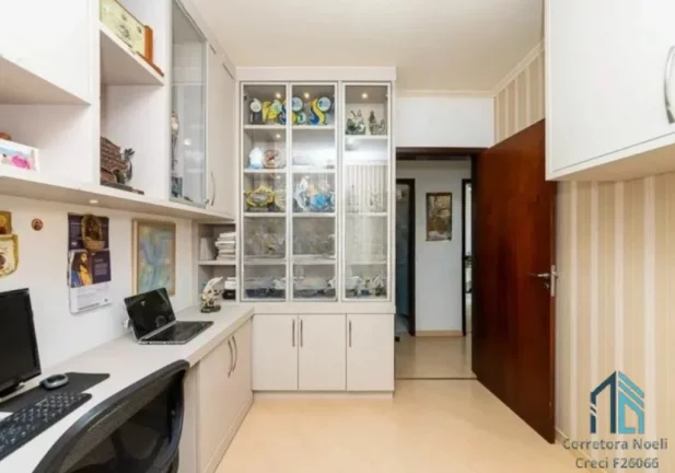 Imagem Apartamento ensolarado (permuta), 03 quartos c/suíte, 02 vagas, Semi mobiliado no Ahú em Curitiba PR