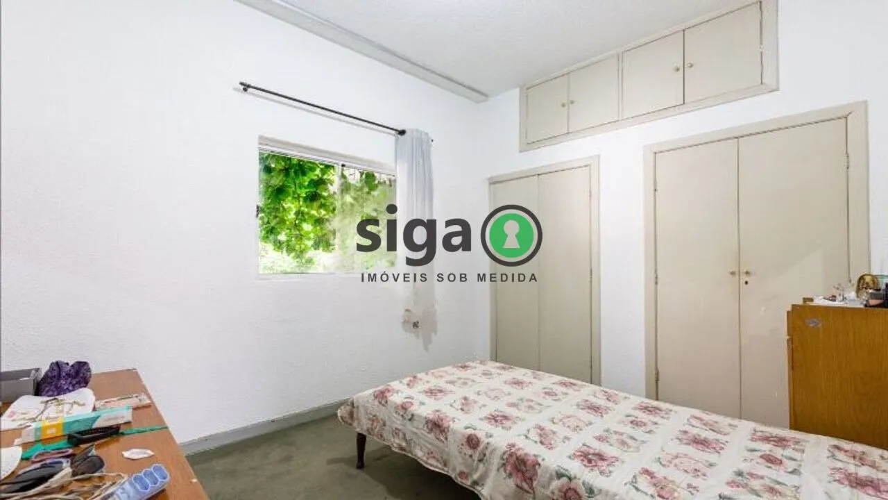 Imagem Sobrado em Perdizes com 248m², 4 quartos e 2 suítes em localização nobre.