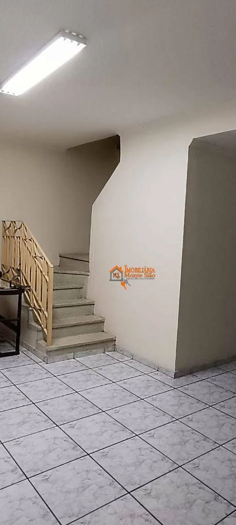 Imagem Sobrado com 3 dormitórios para alugar, 190 m² por R$ 5.800,00/mês - Jardim Tranqüilidade - Guarulhos/SP