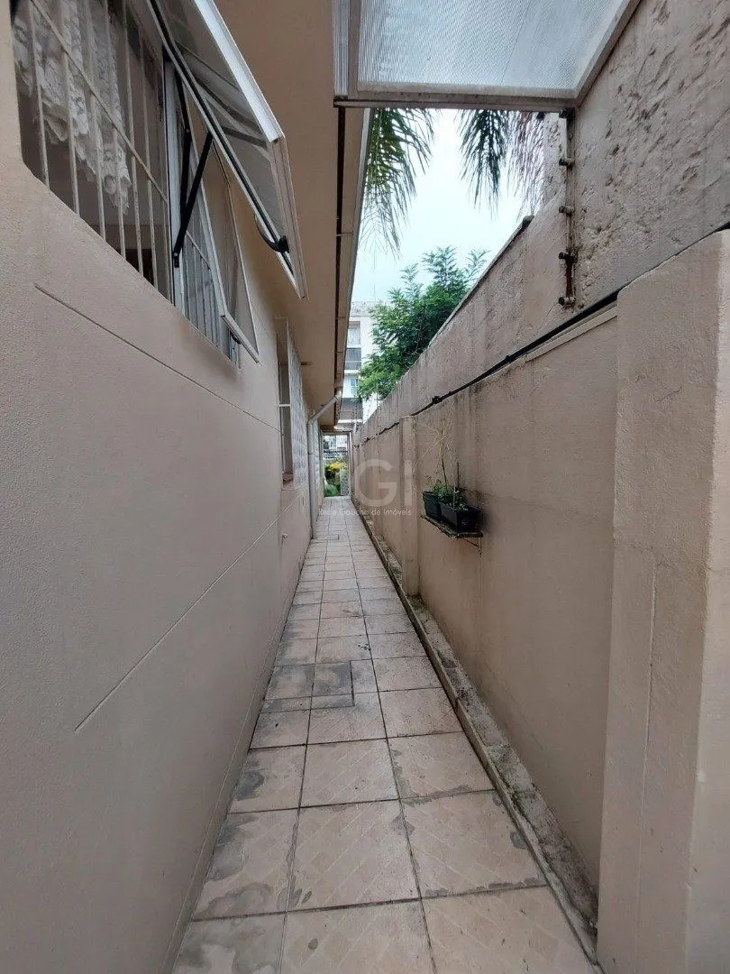 Imagem Casa para Venda - 184m², 3 dormitórios, sendo 1 suites, 4 vagas - Cristal