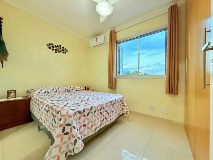 Imagem Apartamento com 3 dormitórios, sacada e churrasqueira.