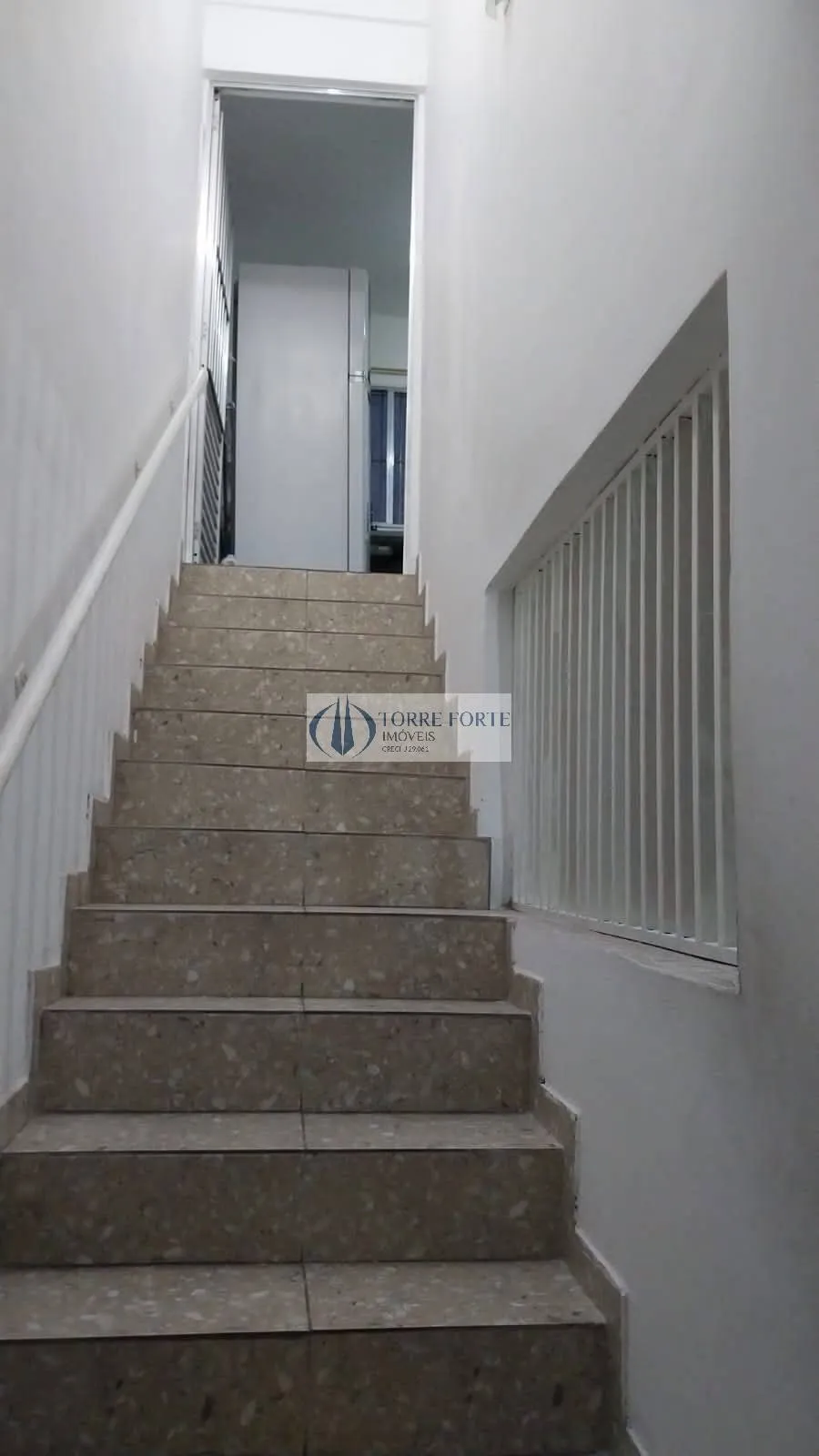 Imagem Sobrados com 8 dormitorios 4 suites 2 vagas cobertas na Penha.