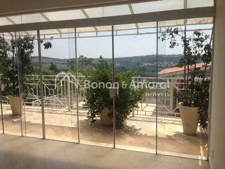 Imagem Linda casa de condomínio em Sousas, com 350m², 4 quartos e 3 suítes.